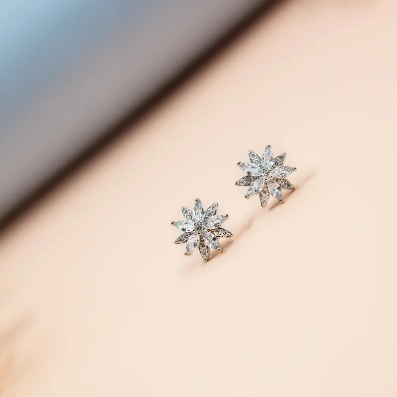 Artistic Earrings-Artistic Earrings-Nipura Frost Flower Stud Earrings