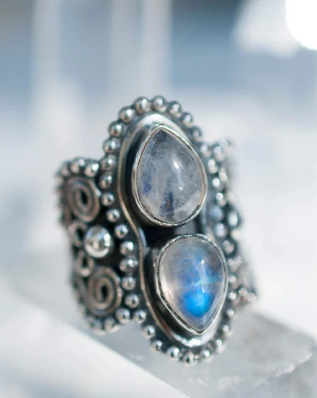 Luxury Wedding Ring-Rainbow Moonstone Ring ~ Sterling Silver 925 ~MR056