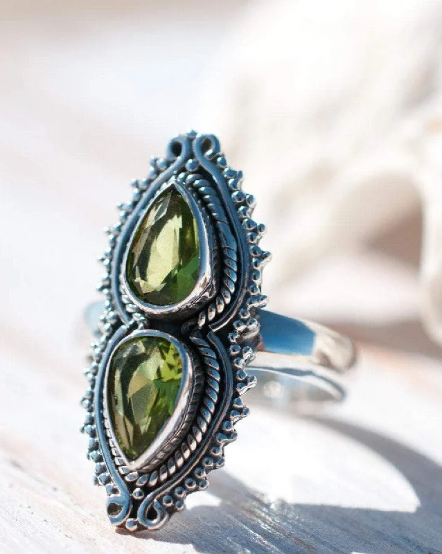 Silver Cocktail Ring-Peridot Ring ~ Sterling Silver 925 ~MR043