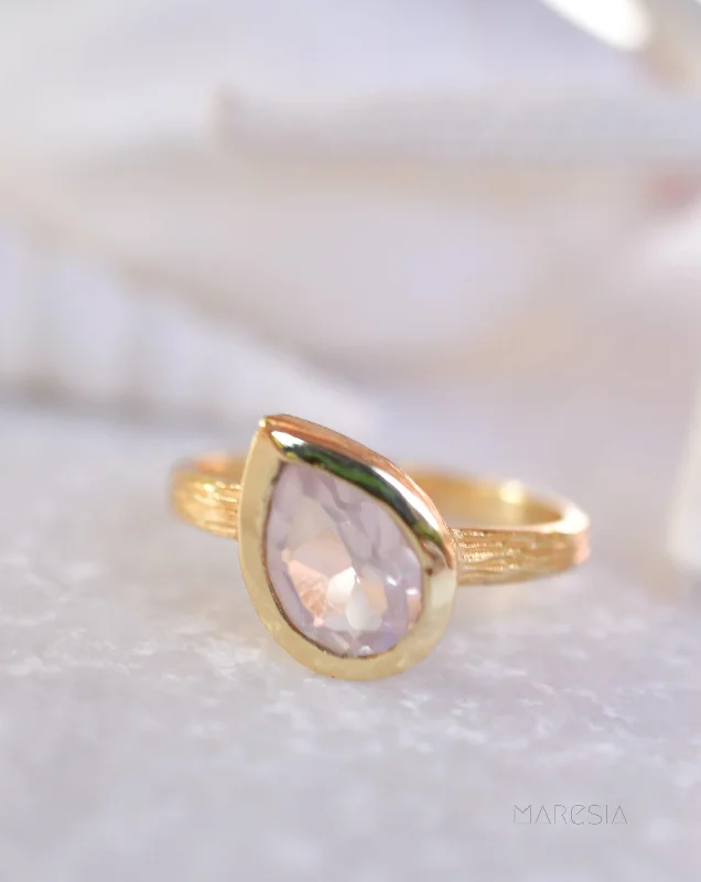 Women’s Stackable Rings-Lica Rose Quartz Tear Drop Gold Ring ~ 18k Gold Plated ~ SMR126