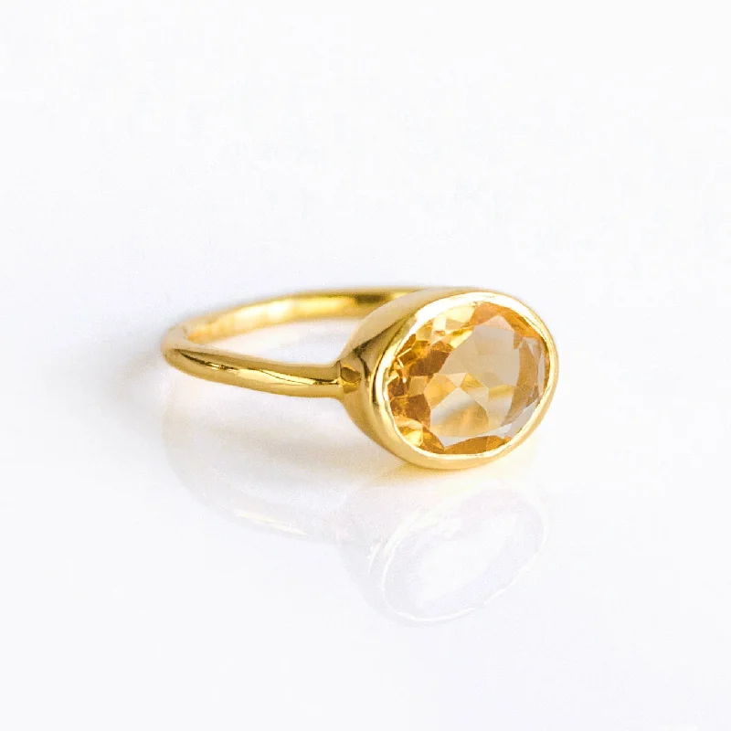 Vintage Gold Wedding Ring-Champagne Citrine Oval Ring : November Birthstone