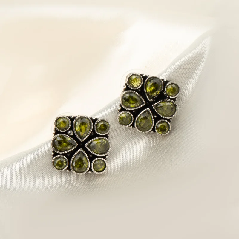 Chic Ear Cuffs Earrings-Chic Ear Cuffs Earrings-Nipura Peridot-green Mrinali Stud Earrings