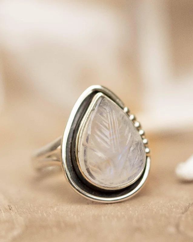 Birthstone Ring for Women-Leaf Sculpted Ring ~  Moonstone ~ Sterling Silver 925 ~ MR248