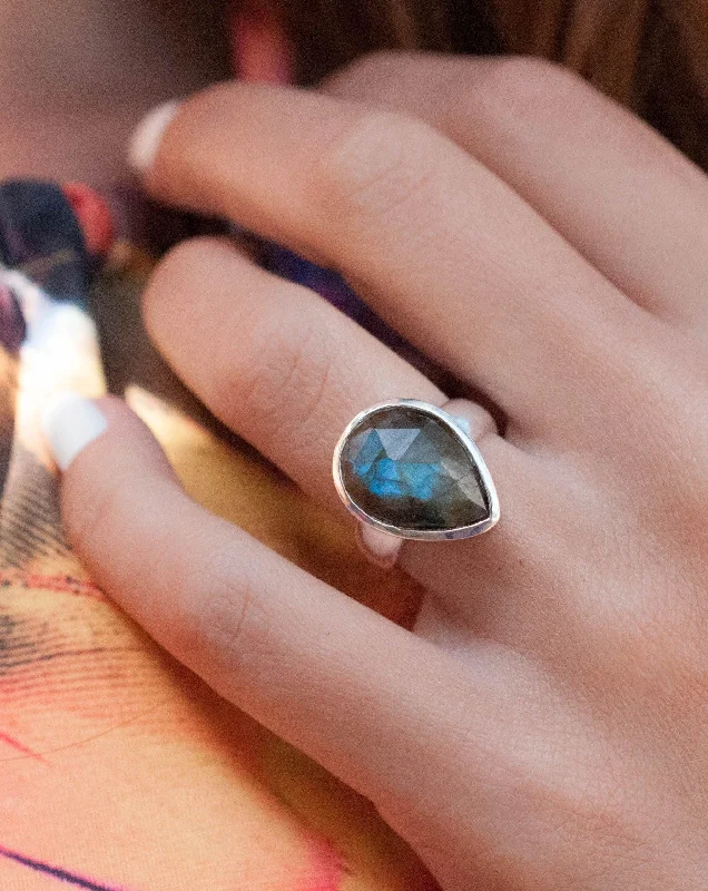 Blue Diamond Engagement Ring-Pitangueiras Rainbow Labradorite Ring ~ Sterling Silver 925 ~MR027